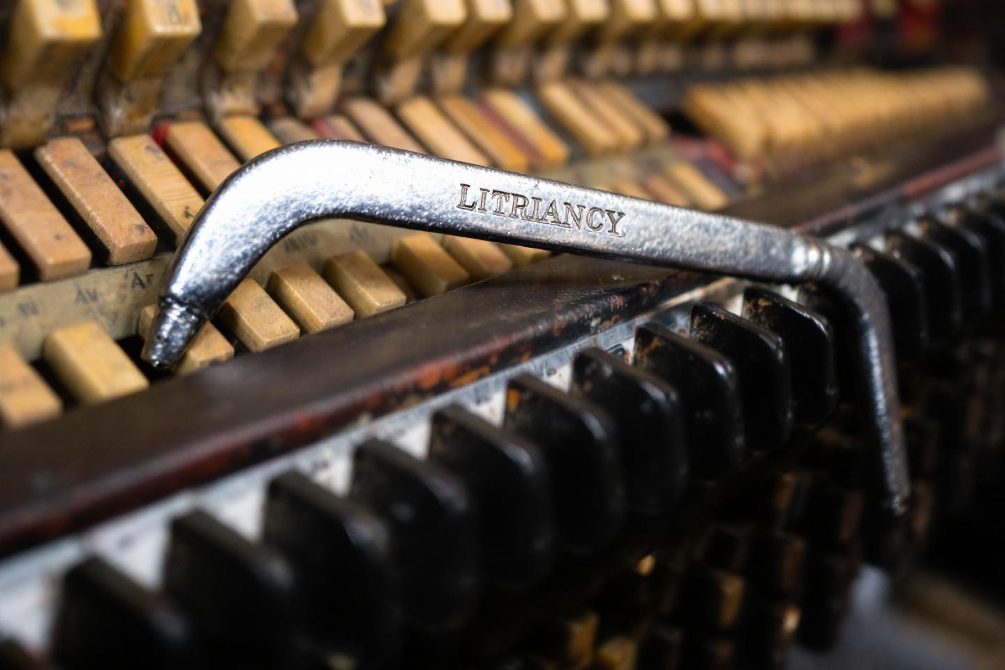 Clé d'accordage piano : taille standard et accessoires pour accorder votre instrument