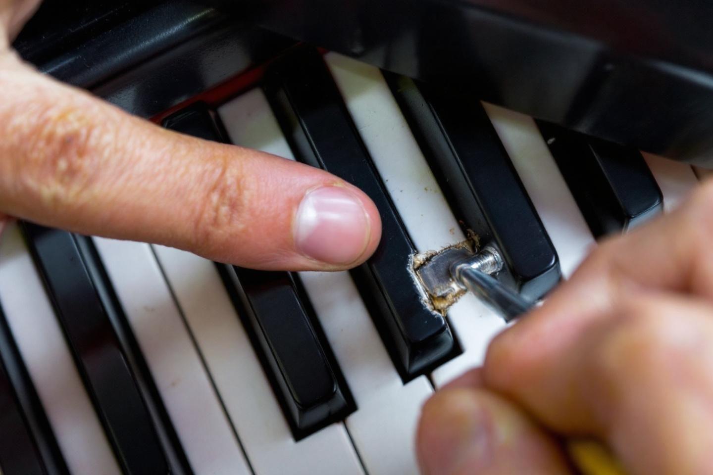 Clé d'accordage pour piano : guide pratique pour choisir la taille standard