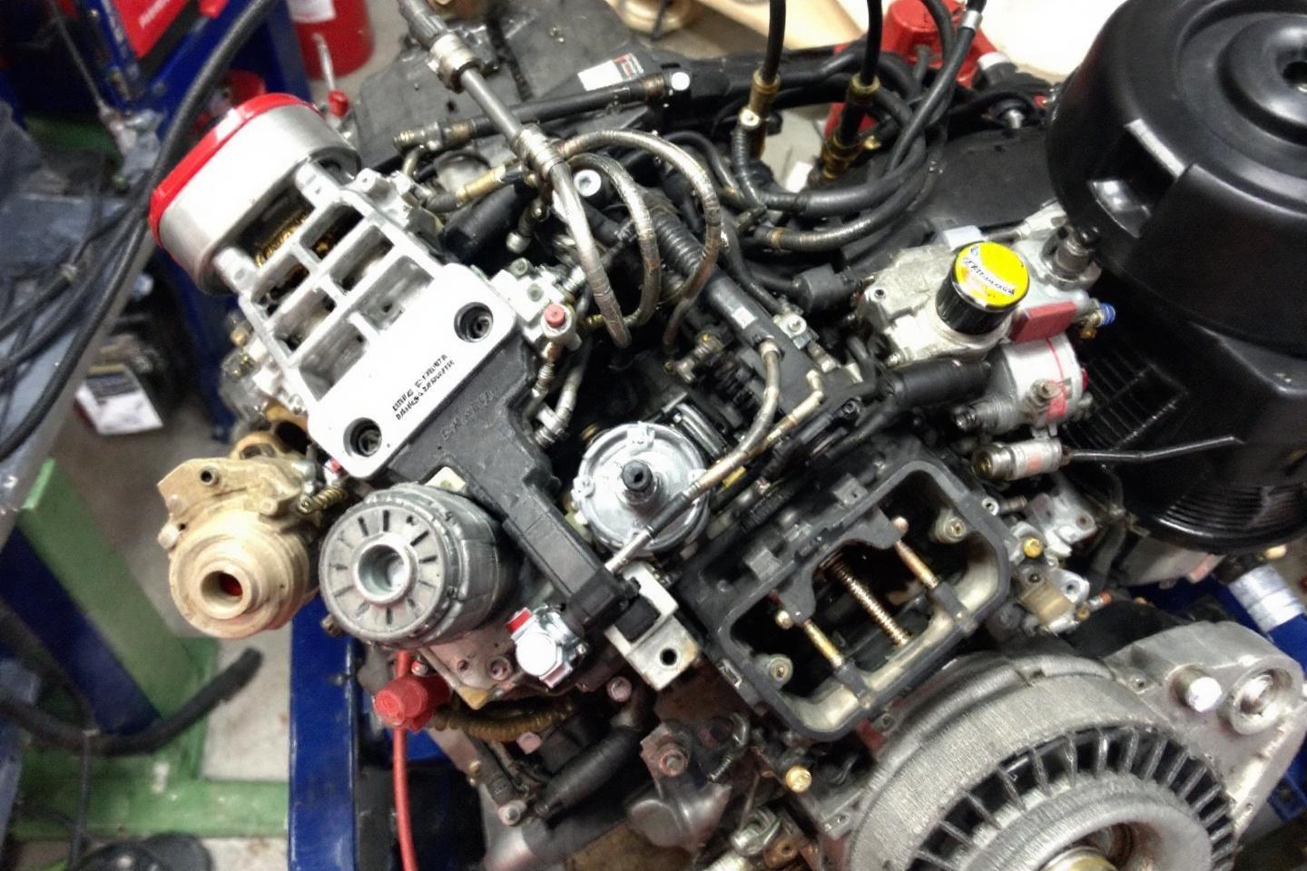 Comment monter un ressort de régulateur sur un moteur Briggs et Stratton